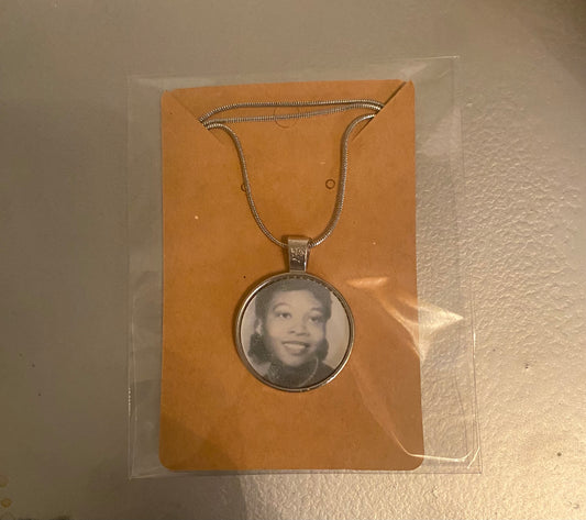 Custom Photo Pendant Necklace – Silver Keepsake Jewelry